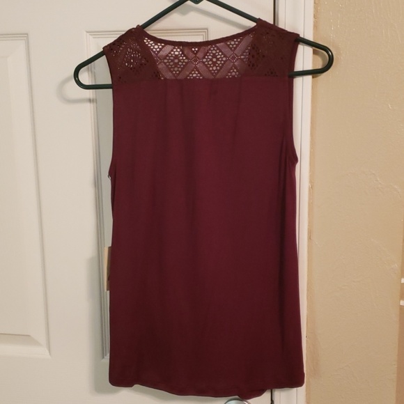 Maroon tank top - Picture 2 of 8